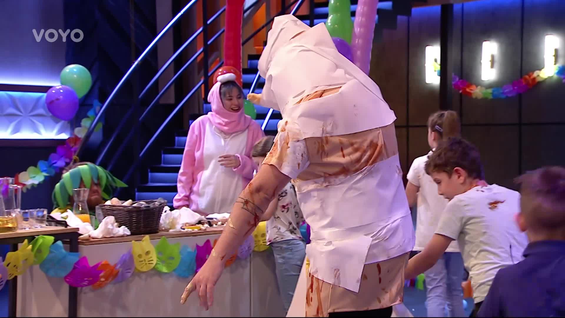 Děti v Hell's Kitchen zničily Pavla: Pocákaly ho kečupem a zabalily do ubrousků