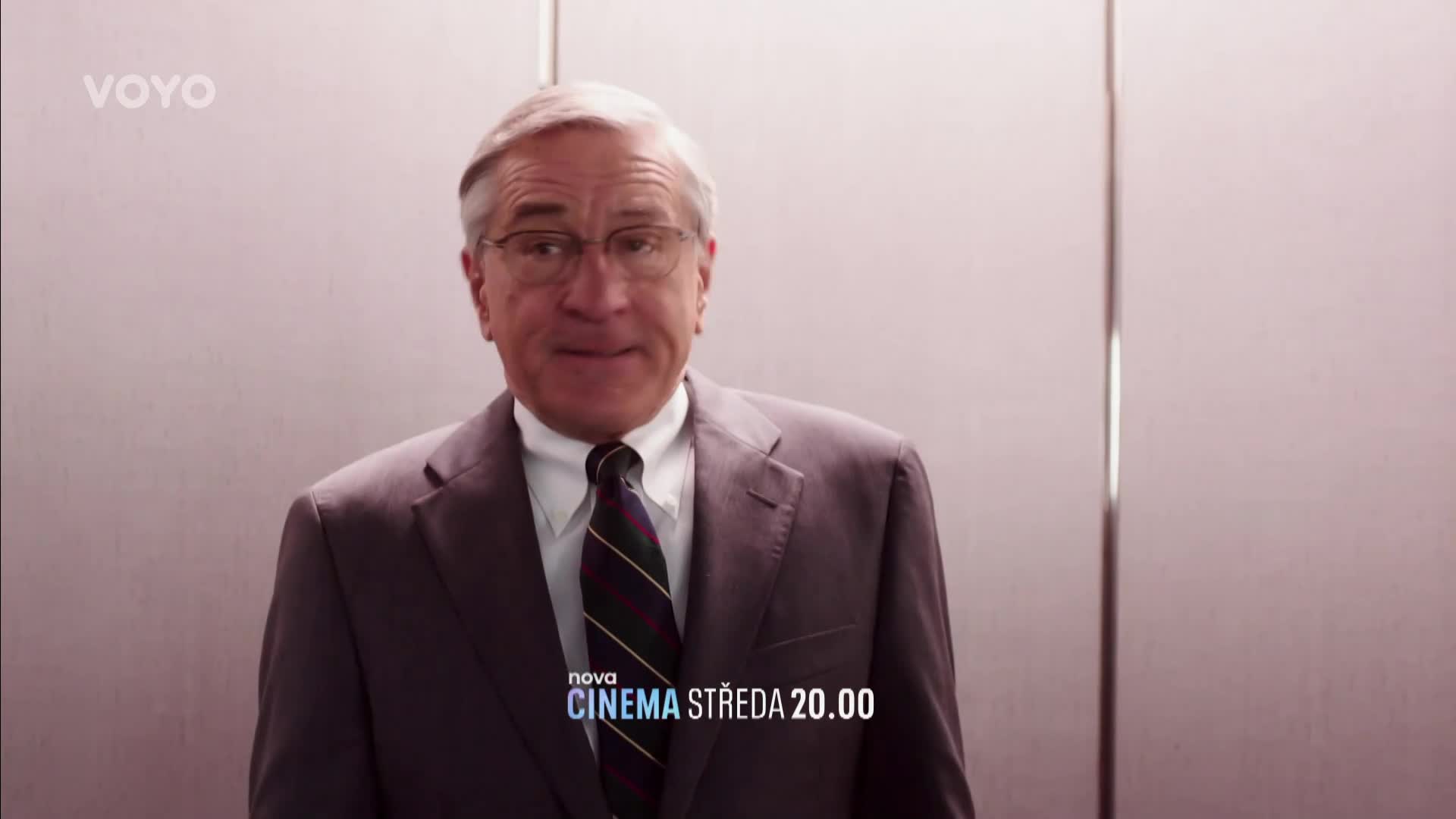 Robert De Niro ve filmu Stážista: Ukáže Anne Hathaway, jak pracovat i žít