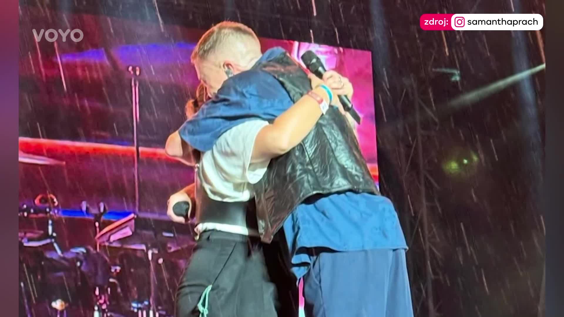 Samantha ze Survivora se nezdá: Pobyt ve vězení a zpěv před davy lidí