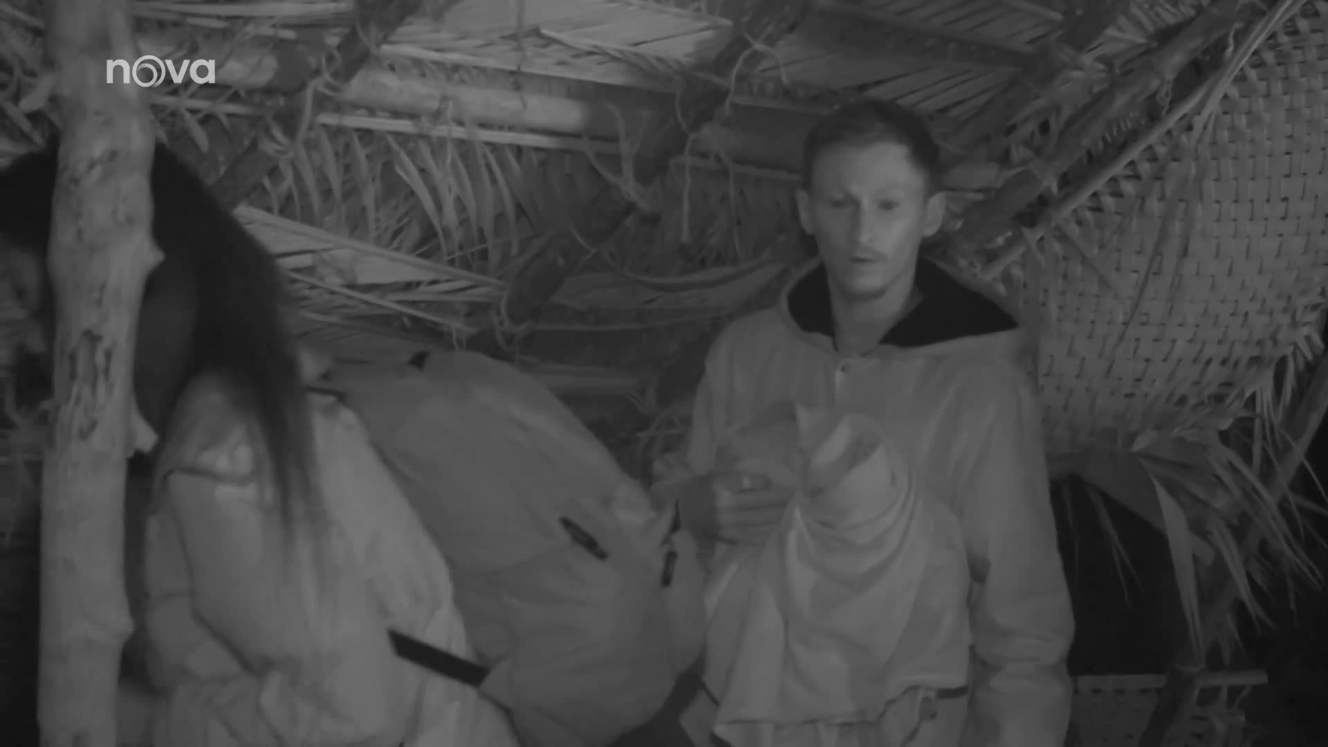 Spací pořádek v novém kmeni: Do svých rukou to vzali Pirát a Yenifer