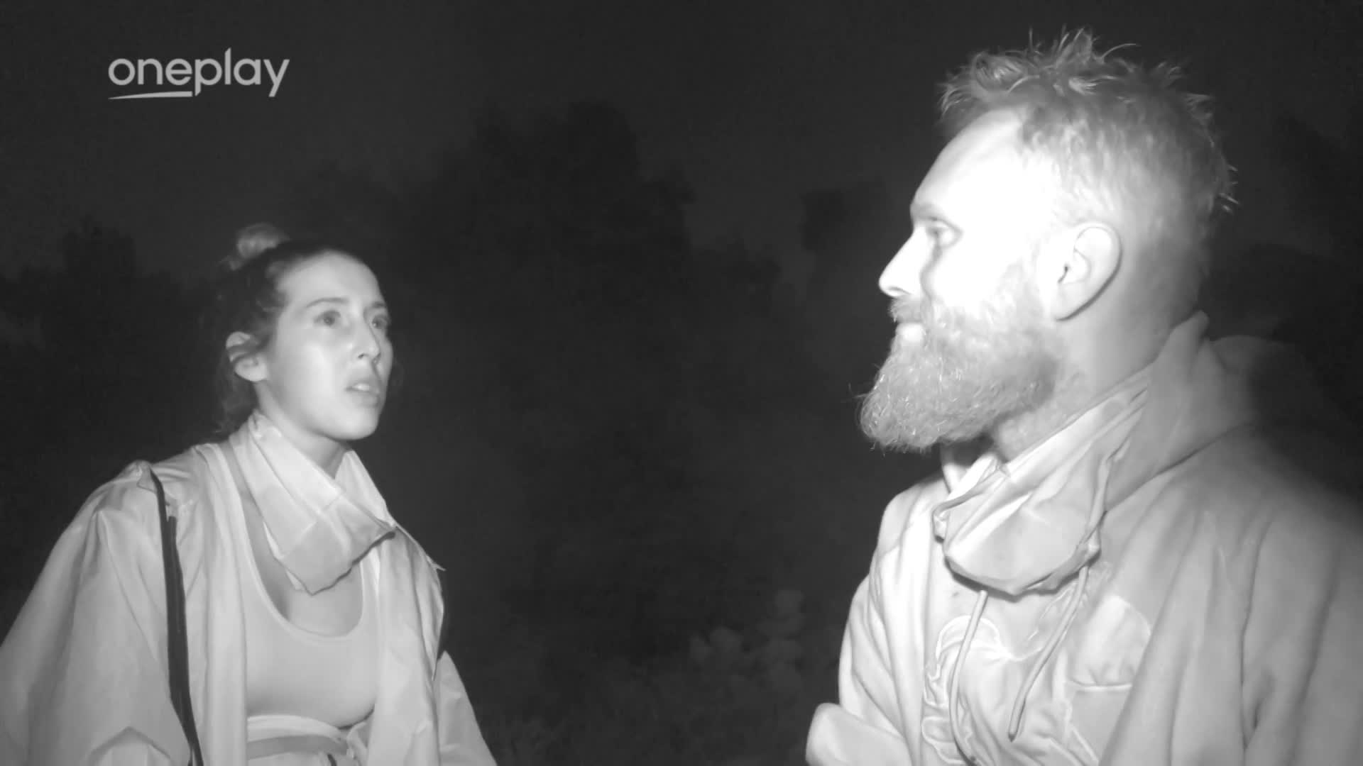Survivor nikdy nespí. Michael v noci spřádá tajné plány s Bárou
