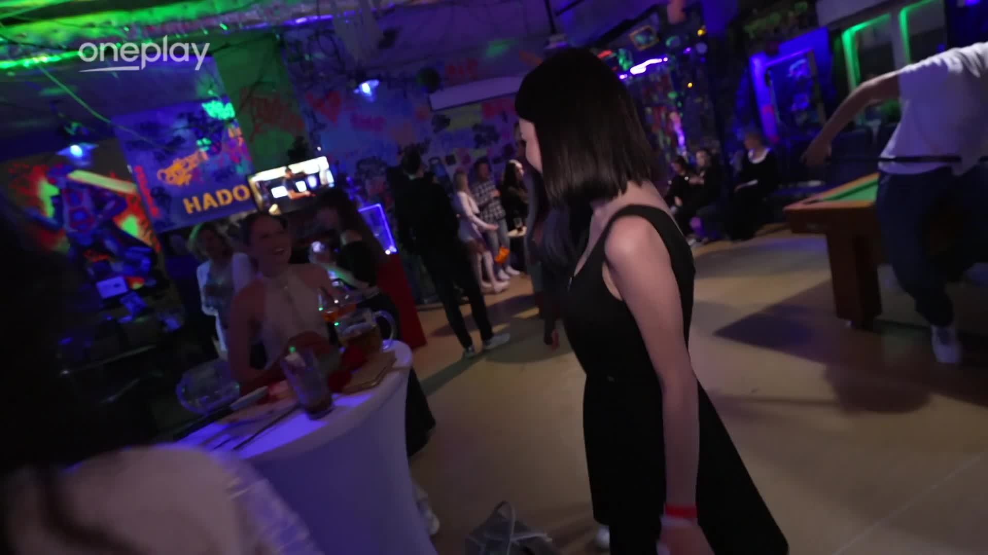Párty hodná Bachelora! 35. narozeniny oslavil i se sokyněmi jeho vyvolené