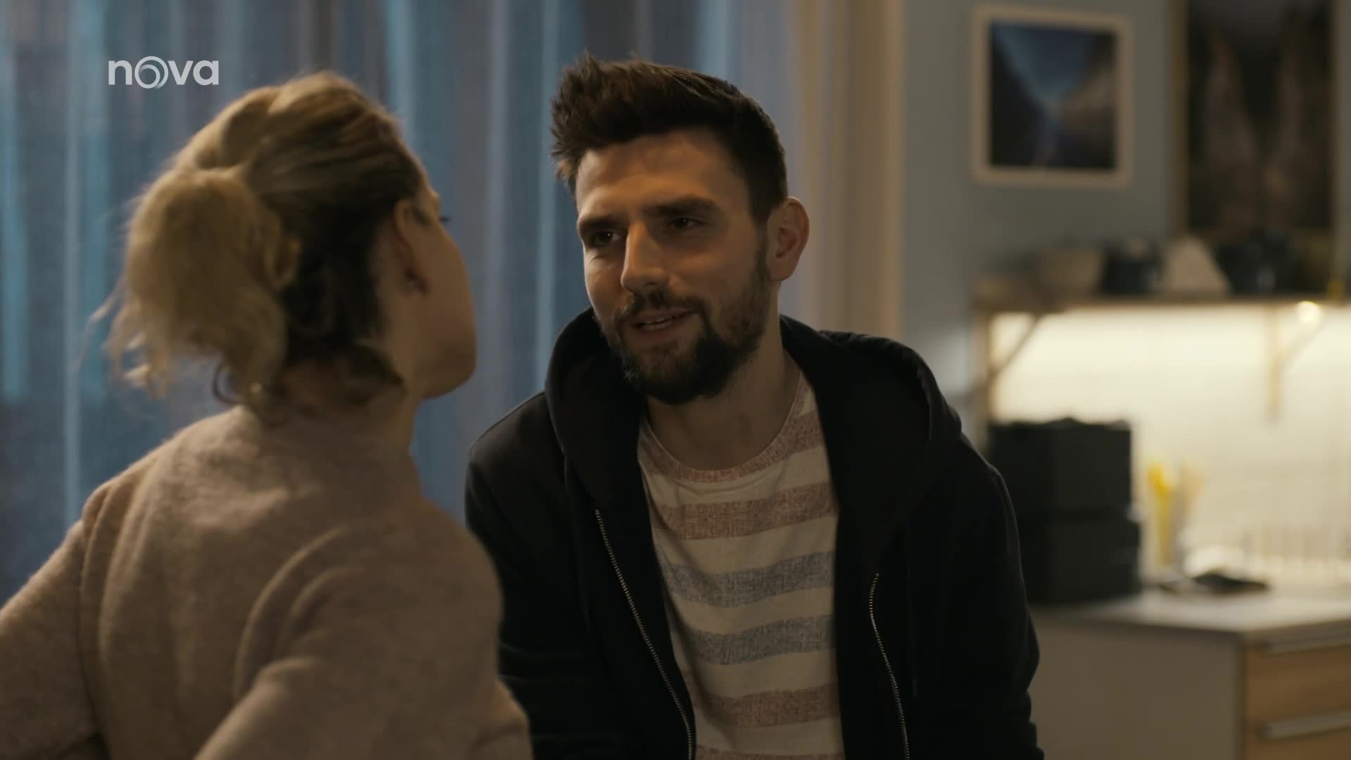 Romantická chvilka v Jedné rodině: Vilém se vyzná Anetě