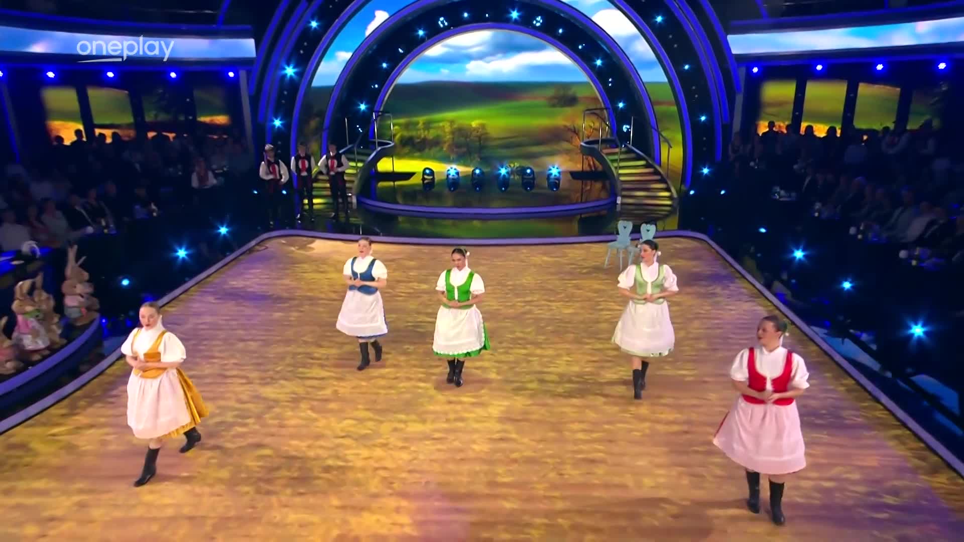 V kroji předvedla Burešová skvělý výkon. Na postup v Let's Dance to nestačilo