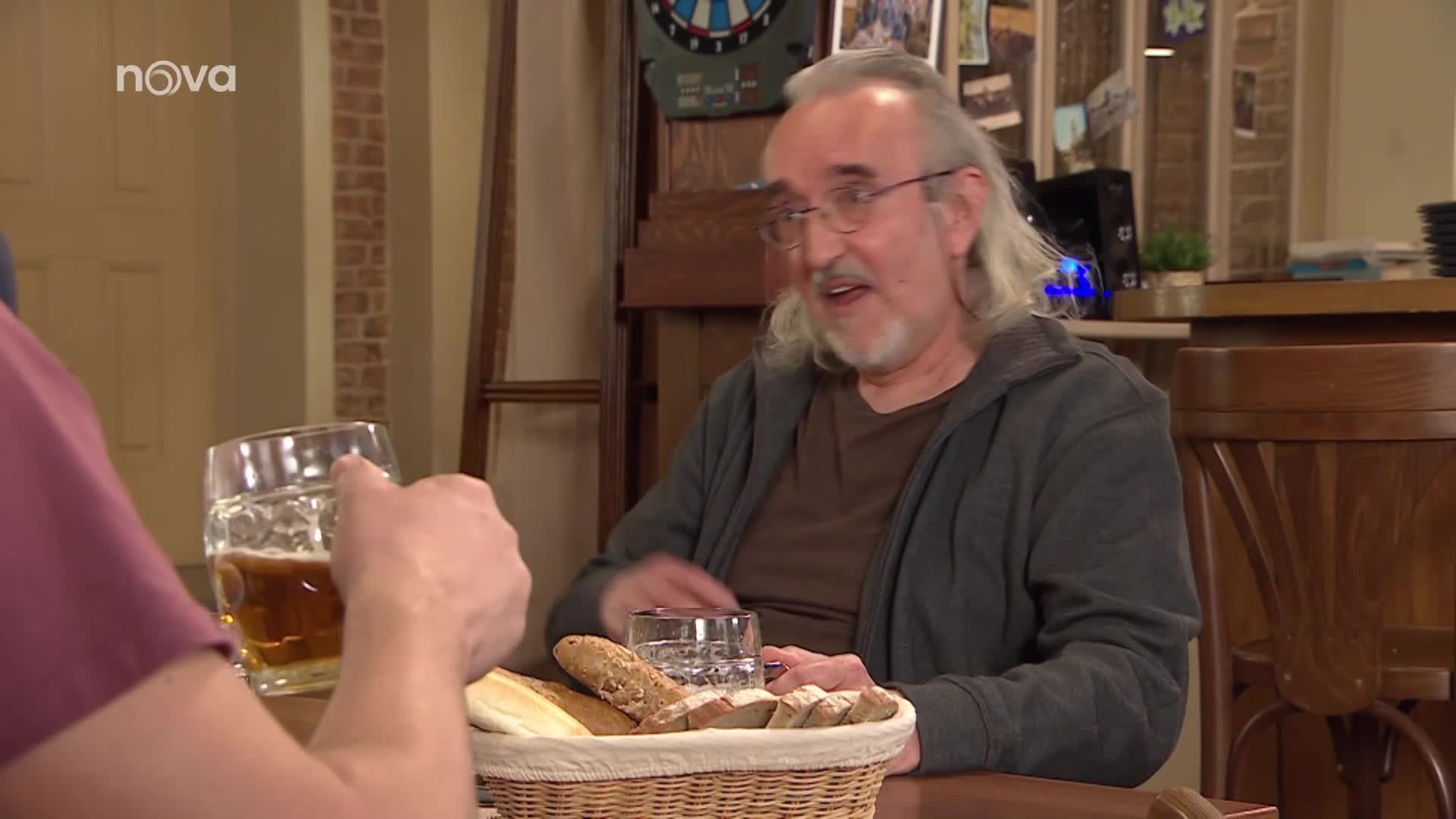 Legendární trenér v Ulici: Petr Rada se objeví v hospodě