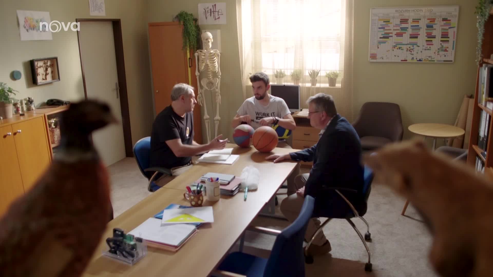 Herci Jedné rodiny se nemohli přestat smát. Sledujte zkažené klapky