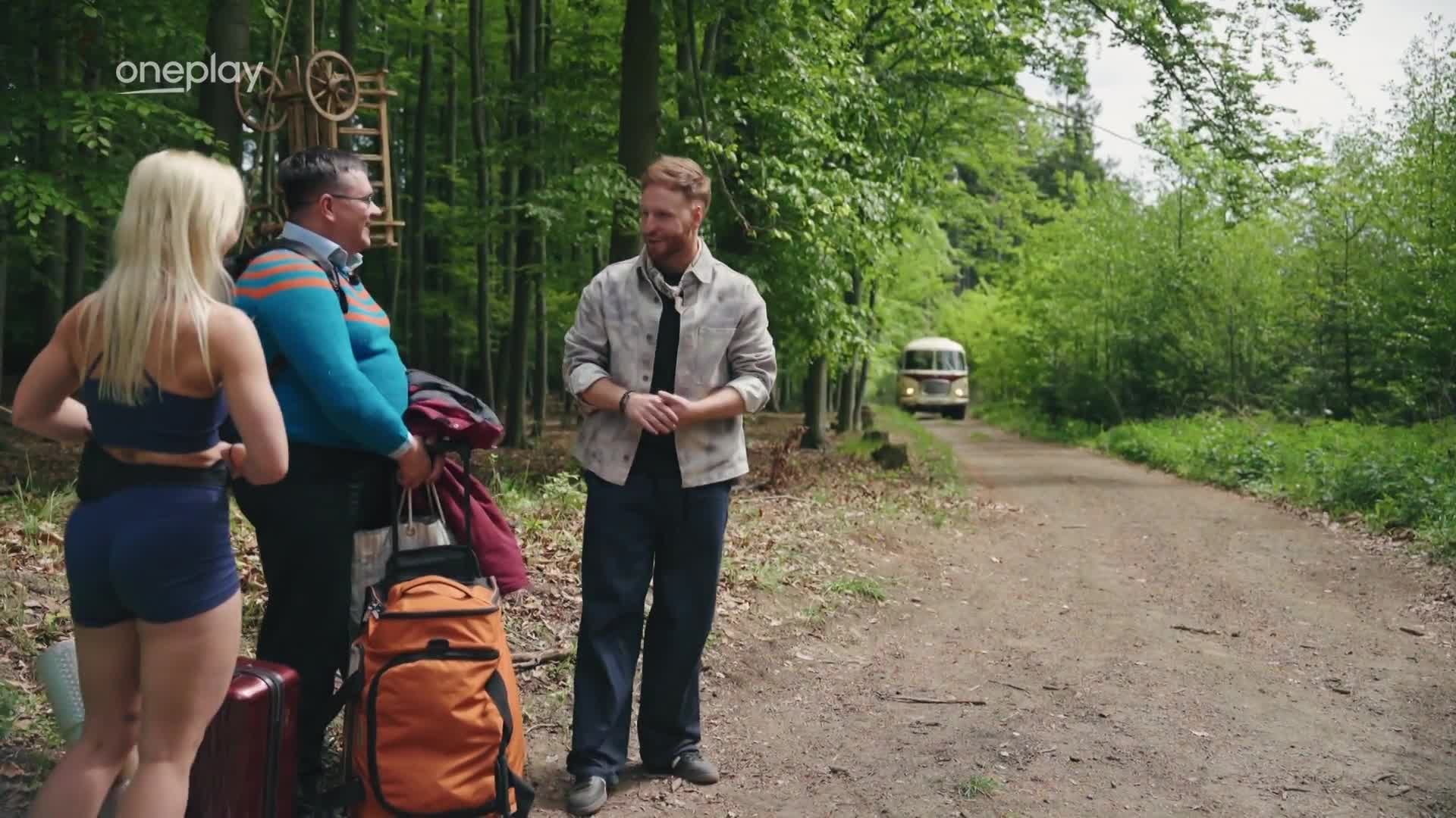 Bouřlivé první setkání soutěžících Farmy: Mary si hned vyhlédla sokyni