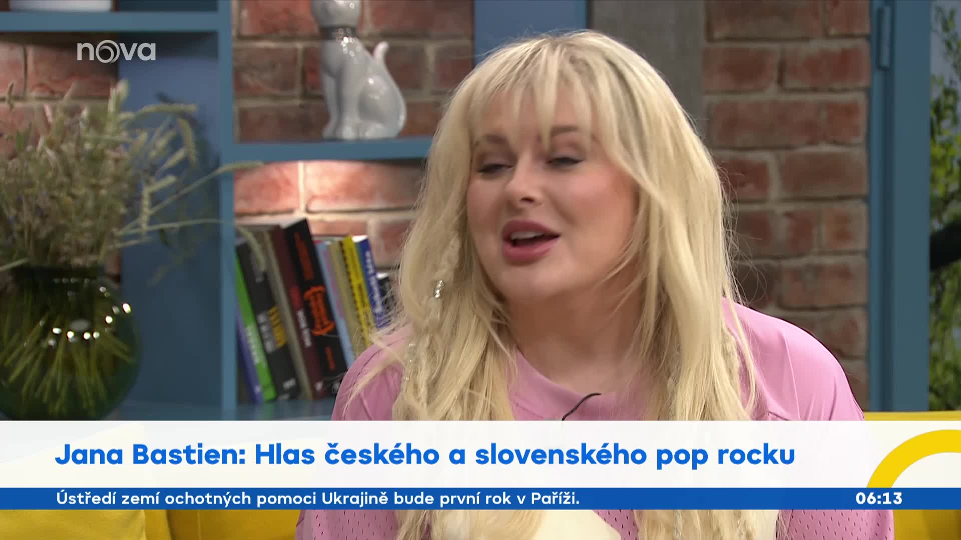 Příběh Jany Bastien: Začínala zpívat v kostele, dnes září na koncertech