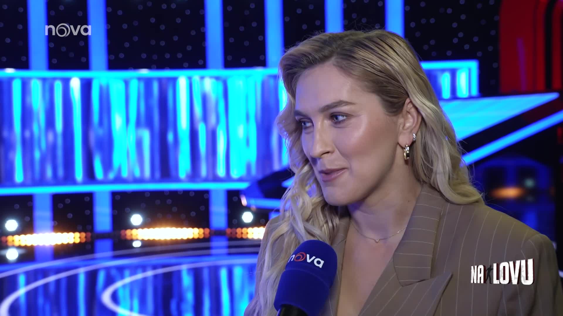 Belladonna byla studentkou ex Survivora. Na střední škole ji učil Tomáš Zástěra