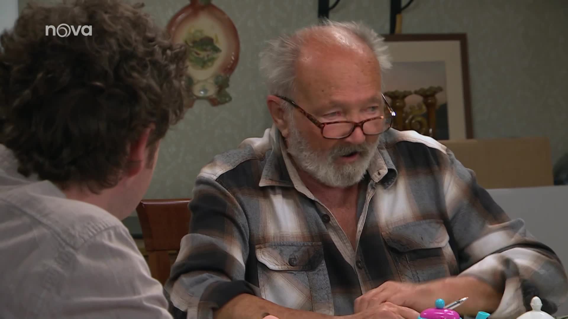 Pešek má jasno. Eddieho v Ulici nutí, aby sbalil Adrianu