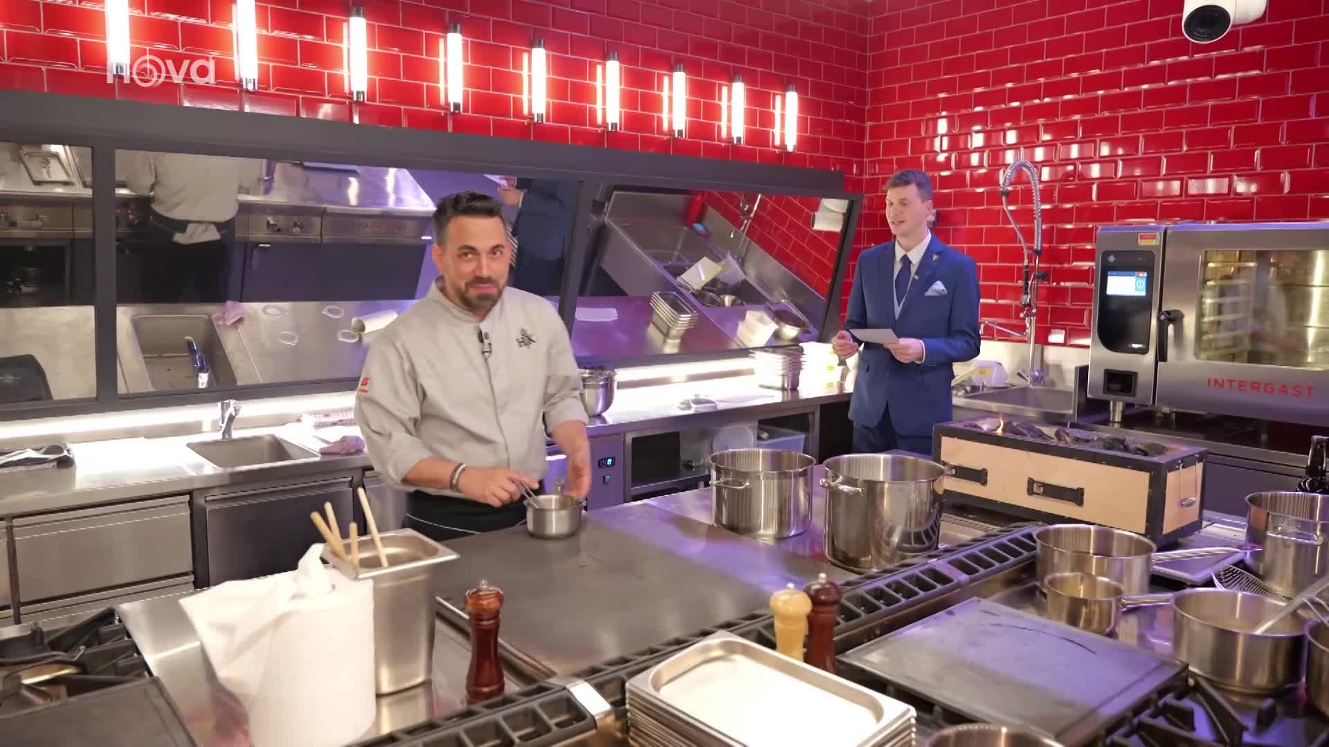 Nejsou záda jako záda! Hranáč rozhodí sous chefa Hell´s Kitchen
