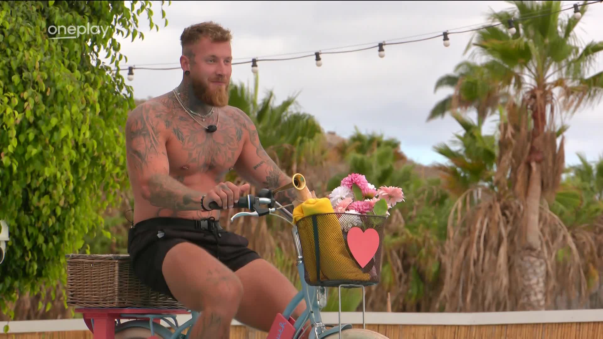 Tohle v Love Islandu neuvidíte: Honza přiznal intimní zkušenost s mužem