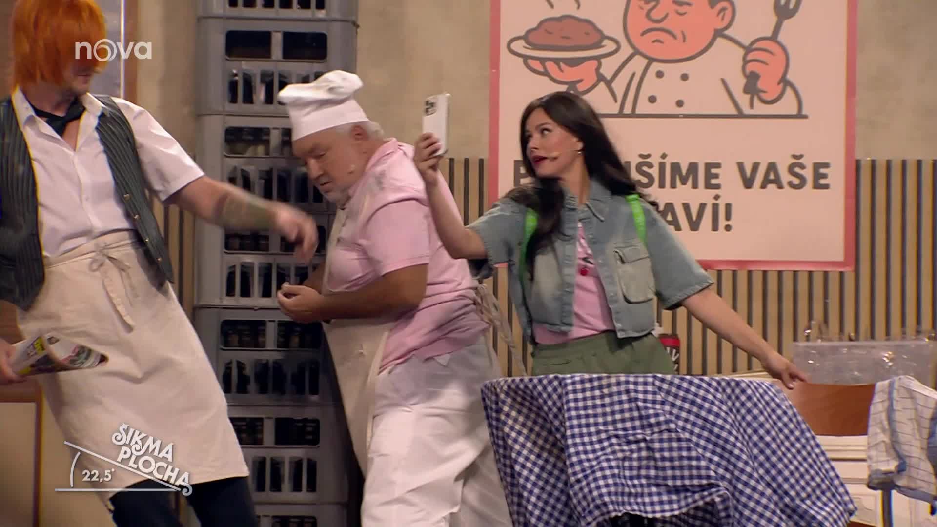 Ze Šikmé plochy se stala restaurace. Jídlo v ní hostům sypou na hlavu