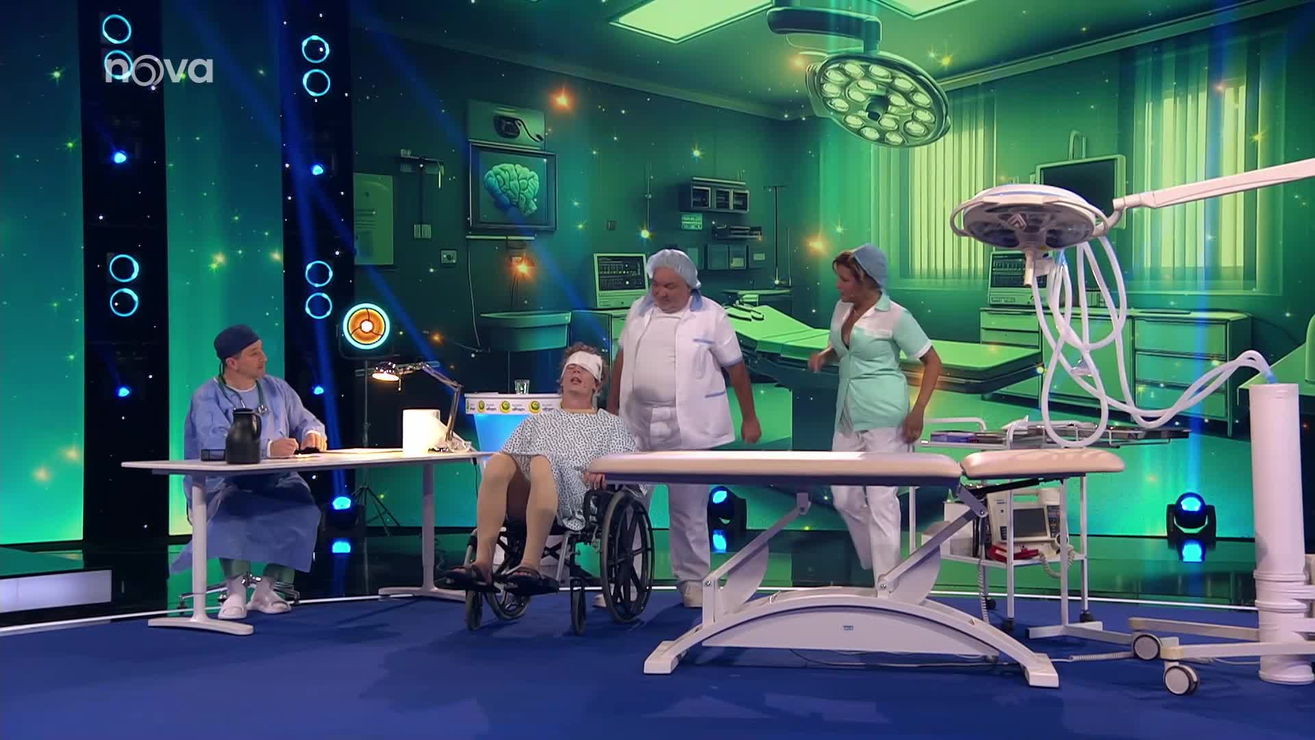 Chlípný Ondřej Sokol v Možné je všechno: Nakukoval pod šaty Petru Uhlíkovi