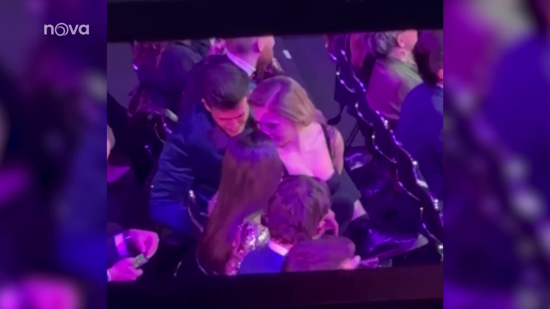 Ale, ale? Loňský Bachelor Jan se na Slavících tiskl k bývalé přítelkyni Sabině
