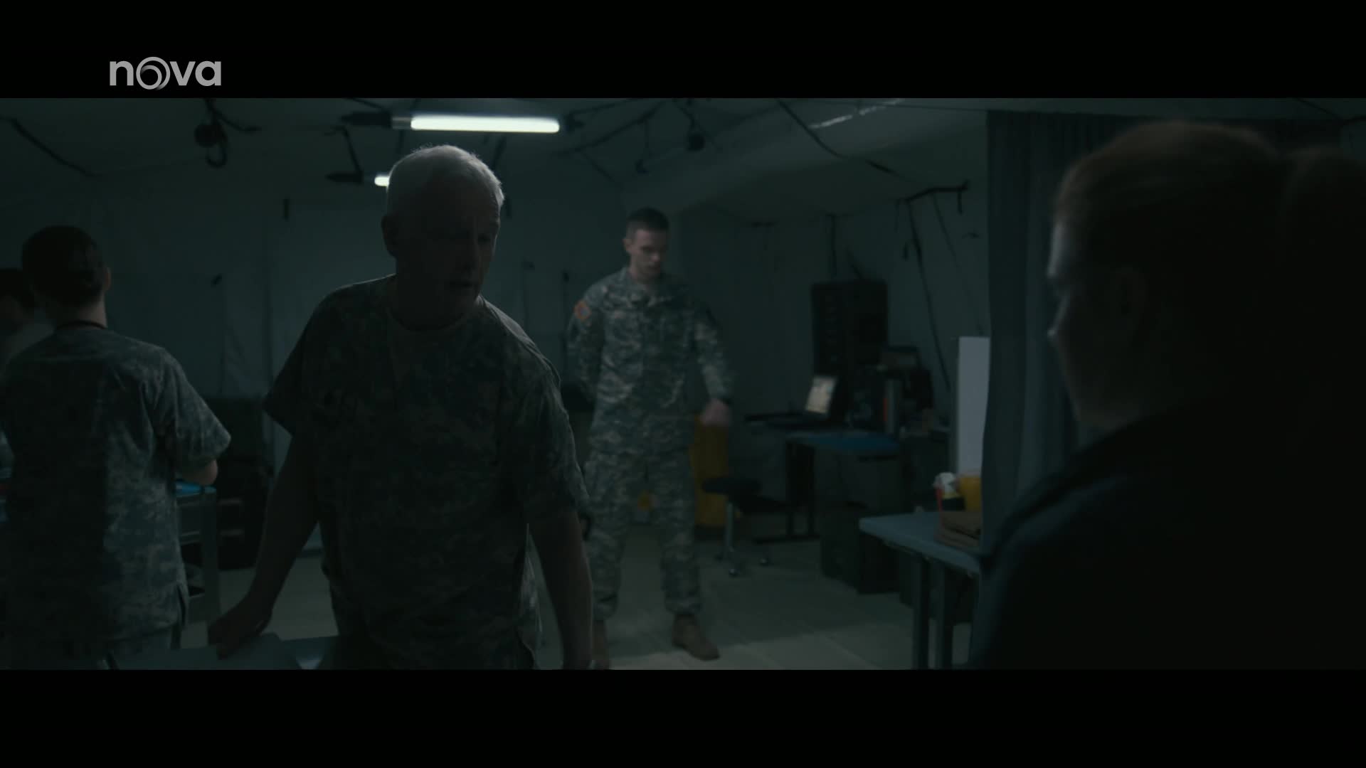 Sci-fi Příchozí pokládá odvážné otázky o lidském bytí. Klíčem k míru je Amy Adams