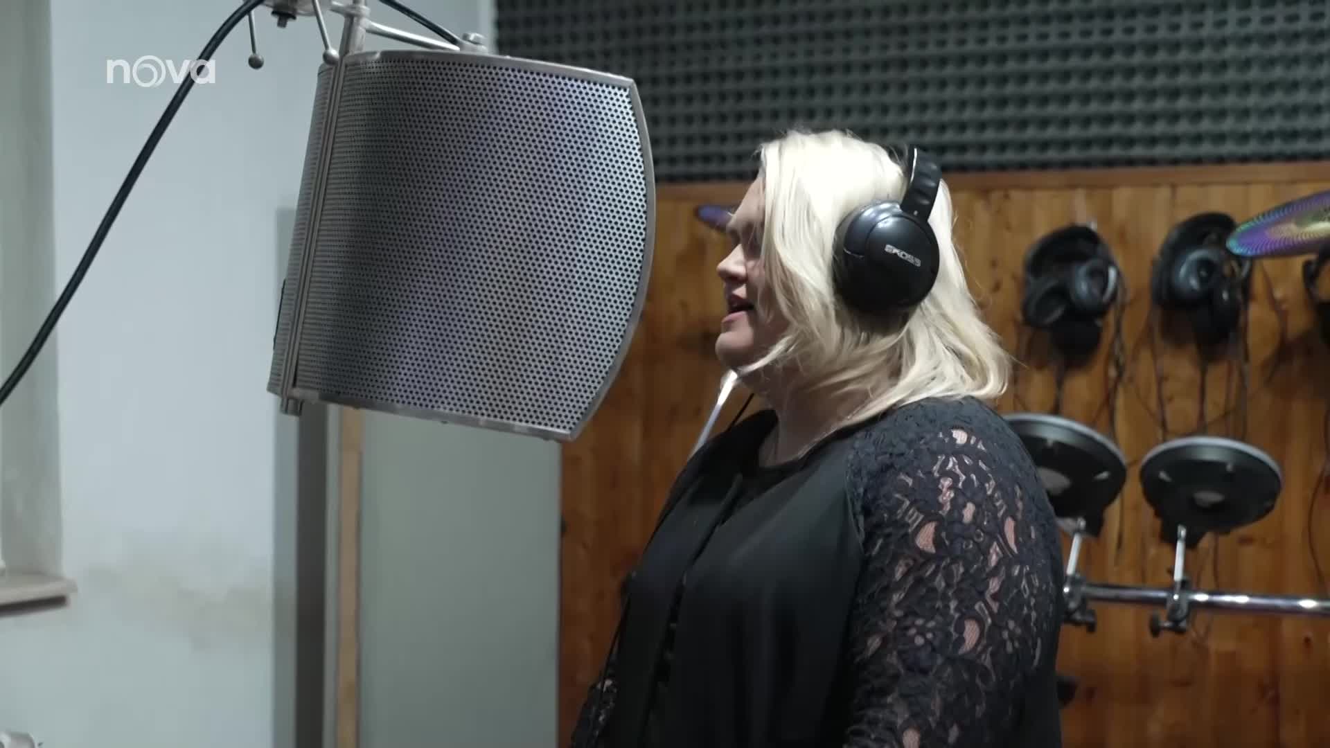 Helena Dvořáková jako zpěvačka: Zazpívala hit Hany Zagorové