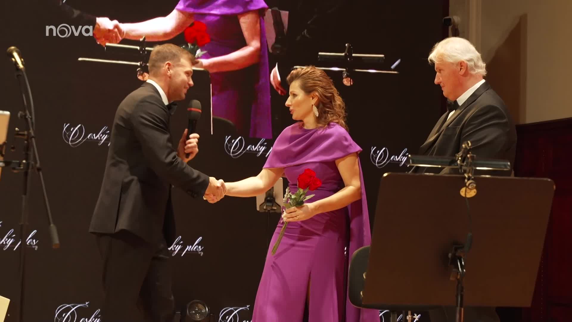 Český ples ukázal nejen eleganci. Je to práce za odměnu, říkají moderátoři