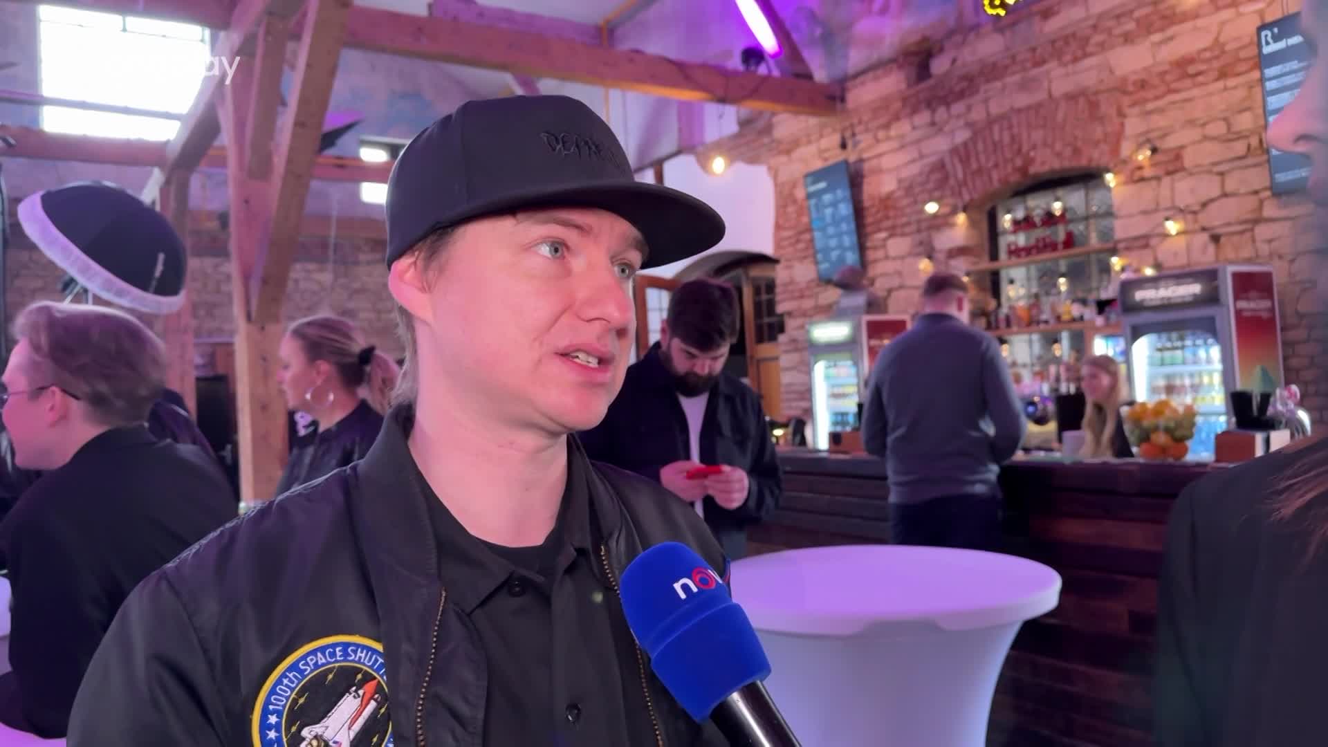 Mareš pustí lidi do soukromí. Takhle ho nikdy neviděli, říká Holiček