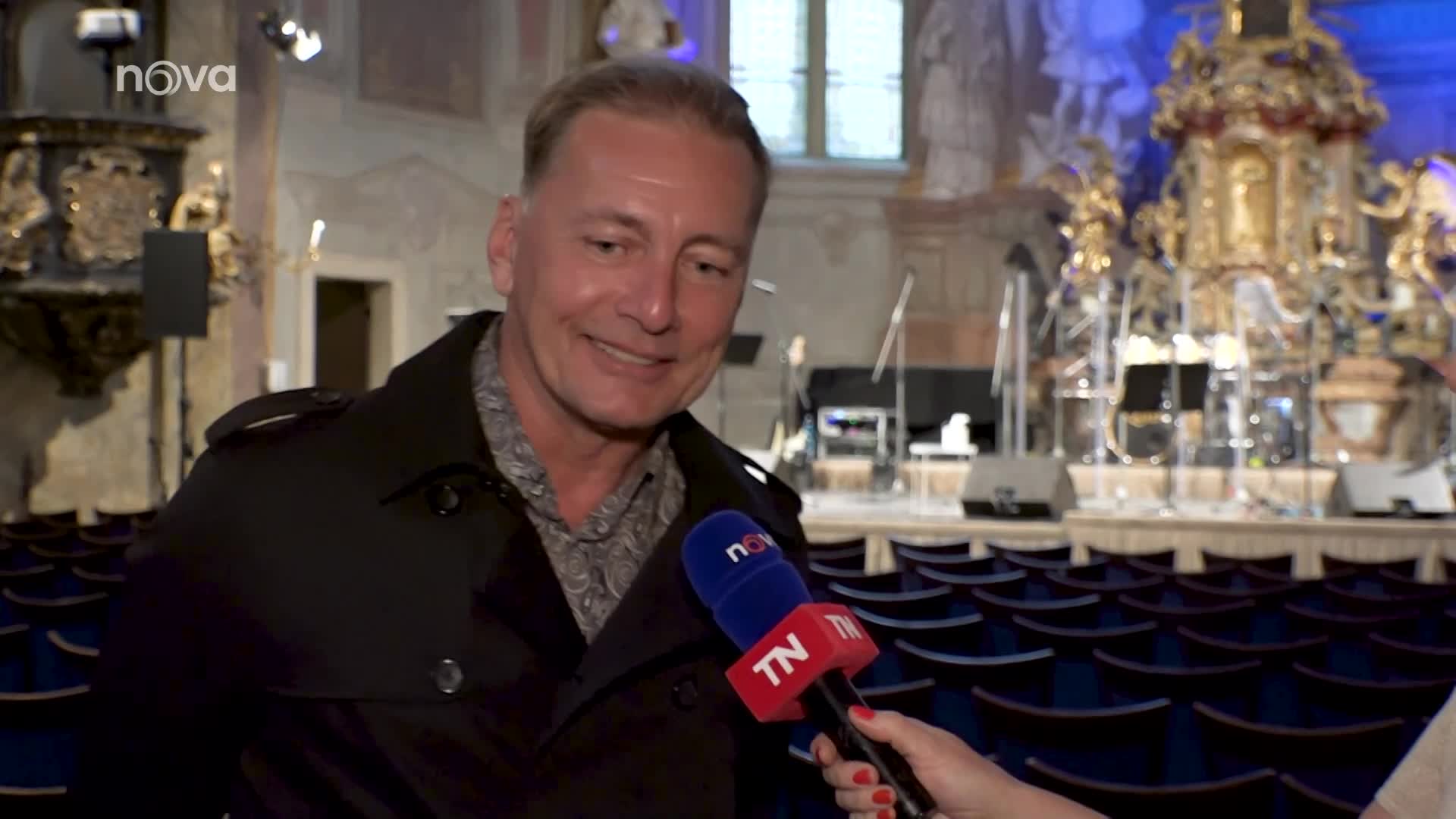 Pocta Ivetě Bartošové: Knoflíky lásky si střihla Vaňková s Vondráčkem
