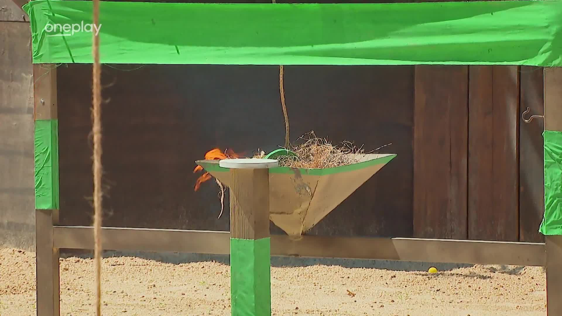 To bylo o fous. Hrdinové posílají Padouchy na kmenovku